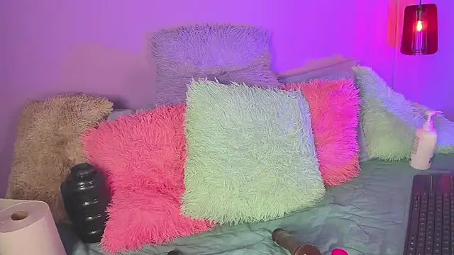 Snapshot of Little_lili19 chatting on 20, 2, 2026 Little lili19 online show from 20, 2, 2026