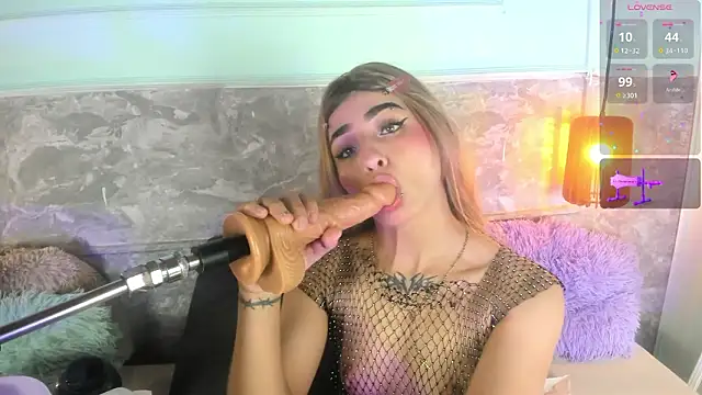 Snapshot of Little_lili19 chatting on 27, 2, 2026 Little lili19 online show from 27, 2, 2026