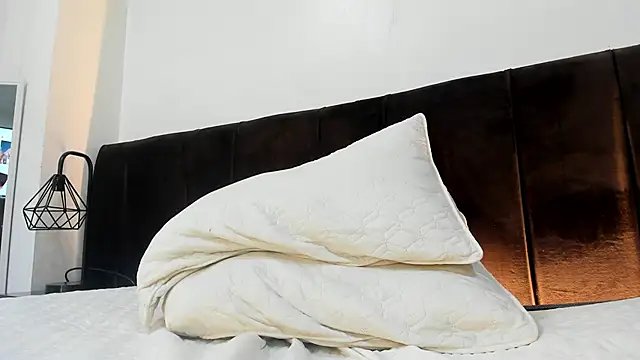 AbrilSonne online show from 19, 3, 2025