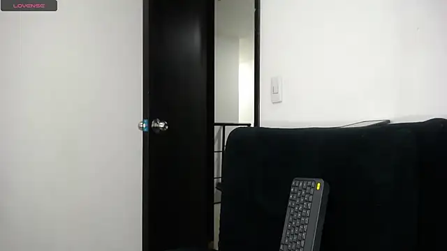 AbrilSonne online show from 11, 9, 2025