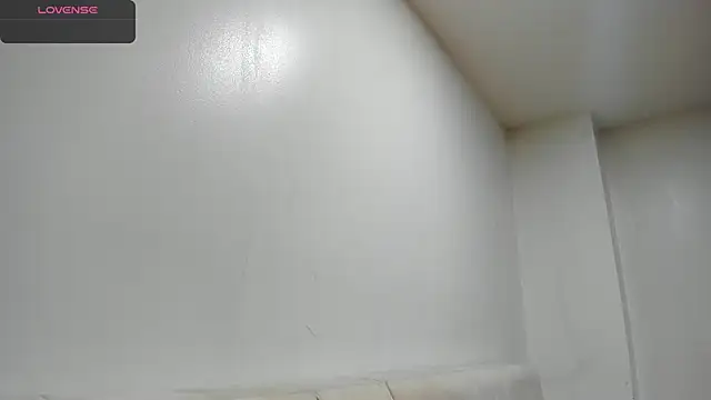 AbrilSonne online show from 6, 3, 2025