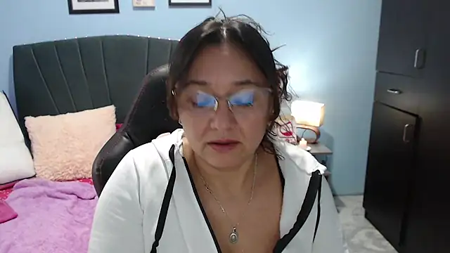 AngelRouss online show from 10, 3, 2025