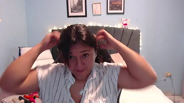 AngelRouss online show from 1, 3, 2025