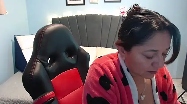 AngelRouss online show from 6, 2, 2025