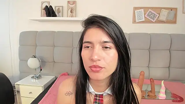 Chlooe Zoe online show from 15, 4, 2026