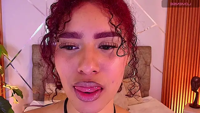 charlottee white online show from 18, 3, 2026