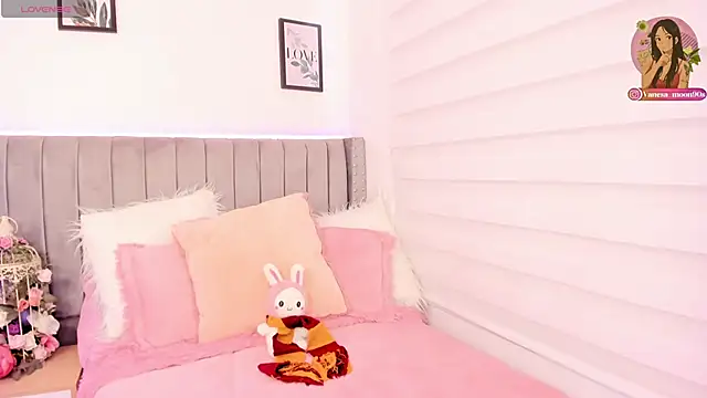 vanesa moon   online show from 12, 9, 2025