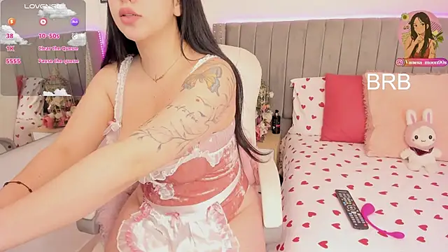Snapshot of vanesa_moon__ chatting on 4, 7, 2026 vanesa moon online show from 4, 7, 2026