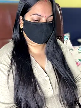 FlatVincy4 online show from 5, 12, 2025