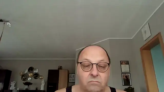 Snapshot of pumel60 chatting on 23, 12, 2024 pumel60 online show from 23, 12, 2024