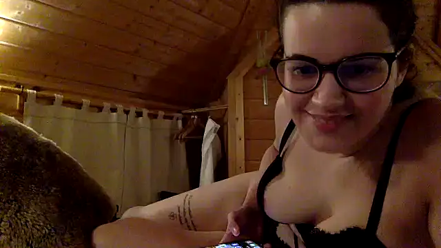 LolaGuess online show from 22, 12, 2024