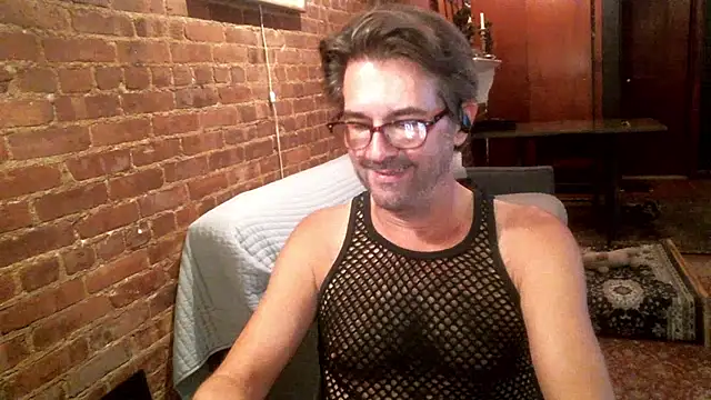 Johnny Bottoms online show from 6, 10, 2025