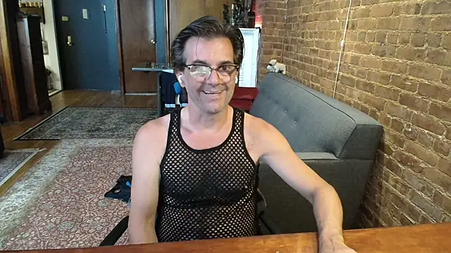 Johnny Bottoms online show from 4, 7, 2026