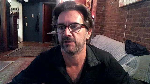 Johnny Bottoms online show from 6, 11, 2025