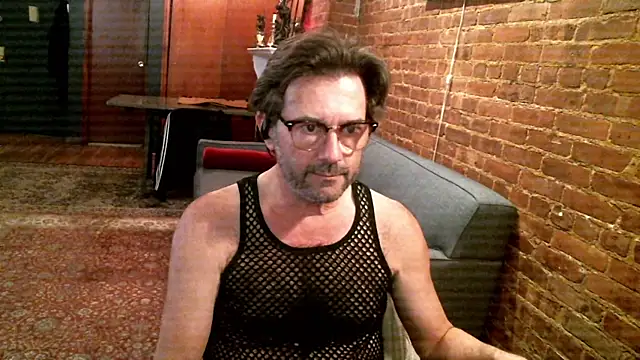 Johnny Bottoms online show from 10, 5, 2026