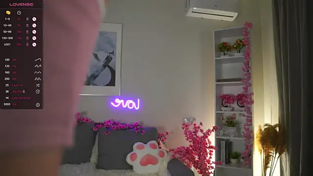 Snapshot of OdeliaGossage chatting on 10, 11, 2025 OdeliaGossage online show from 10, 11, 2025