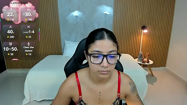 martina roldam online show from 28, 10, 2025