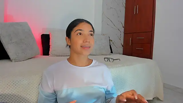 martina roldam online show from 17, 6, 2026