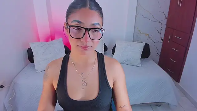 martina roldam online show from 3, 4, 2026