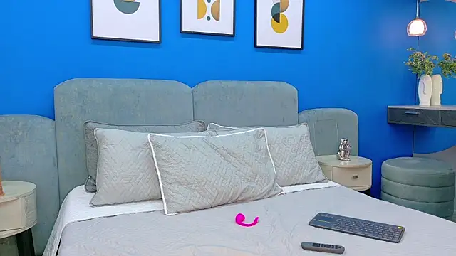 martina roldam online show from 8, 1, 2026