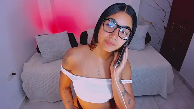 martina roldam online show from 15, 4, 2026