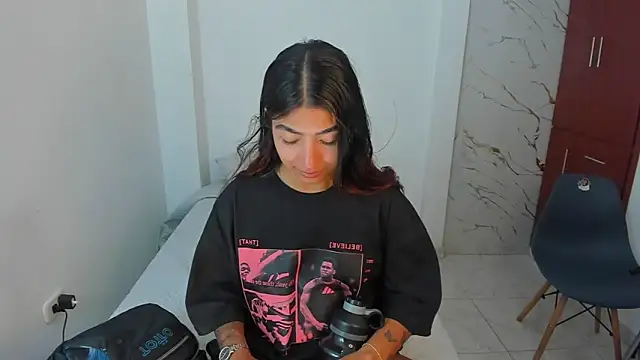 martina roldam online show from 4, 3, 2026