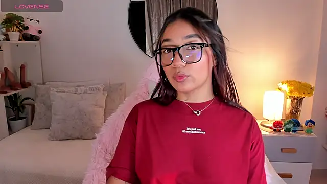 martina roldam online show from 17, 3, 2025