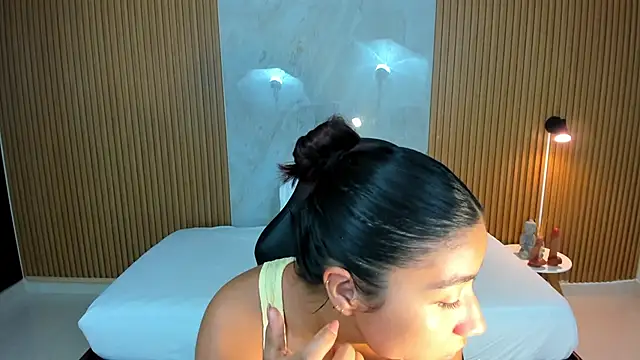 martina roldam online show from 7, 11, 2025