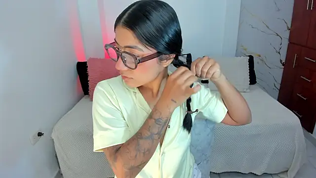 martina roldam online show from 11, 6, 2026