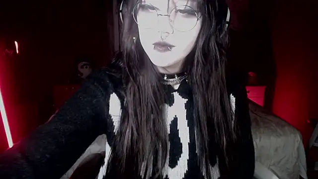 chloe crystall killer online show from 9, 10, 2025