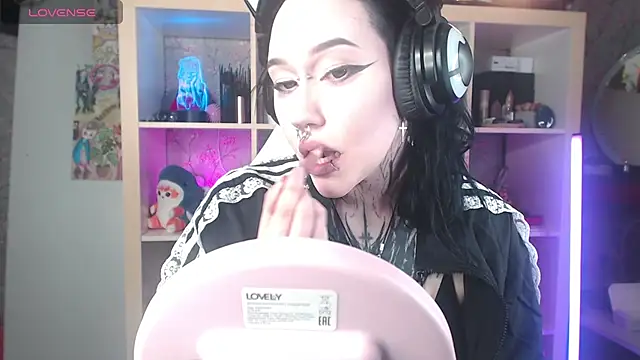 chloe crystall killer online show from 9, 8, 2026