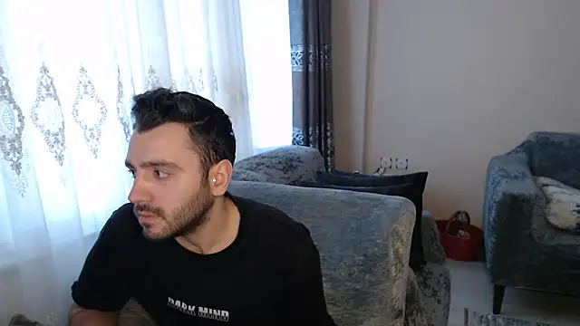 handsomeee04 online show from 18, 5, 2026