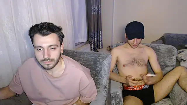 handsomeee04 online show from 18, 5, 2026