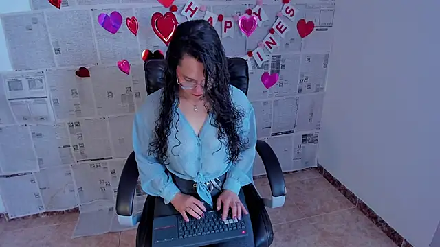 emmaTorres1 online show from 15, 2, 2025