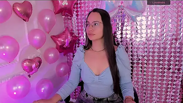 emmaTorres1 online show from 11, 10, 2025