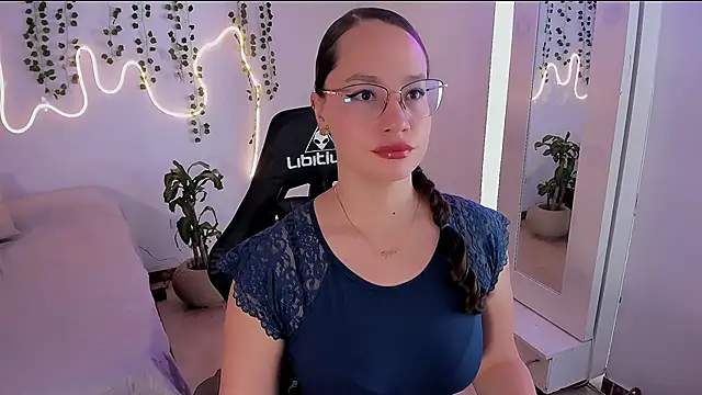 emmaTorres1 online show from 25, 9, 2025