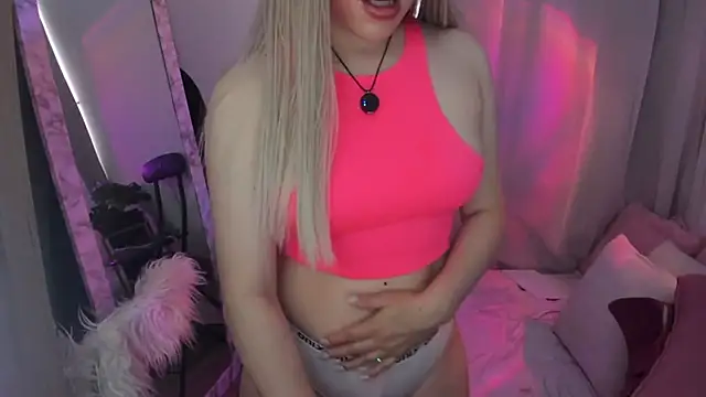 Snapshot of marianneloveee chatting on 15, 6, 2026 marianneloveee online show from 15, 6, 2026