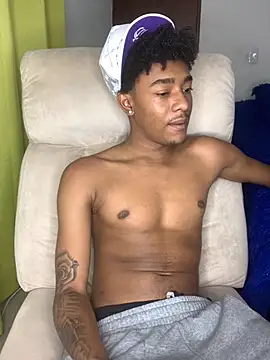 Snapshot of Boy_cock18 chatting on 17, 10, 2025 Boy cock18 online show from 17, 10, 2025