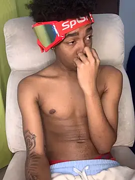 Snapshot of Boy_cock18 chatting on 15, 10, 2025 Boy cock18 online show from 15, 10, 2025