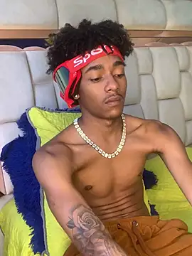 Snapshot of Boy_cock18 chatting on 22, 3, 2025 Boy cock18 online show from 22, 3, 2025