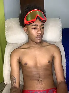 Snapshot of Boy_cock18 chatting on 16, 10, 2025 Boy cock18 online show from 16, 10, 2025