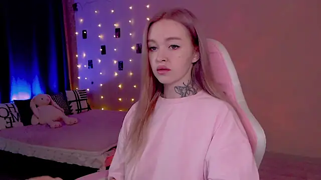 Snapshot of Naughty_Mable chatting on 18, 6, 2026 Naughty Mable online show from 18, 6, 2026