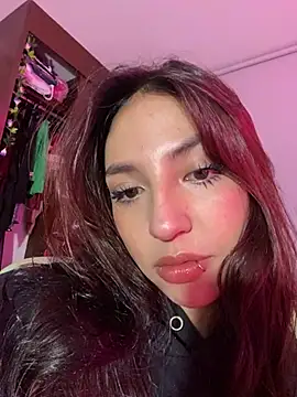 lauuraww online show from 18, 3, 2025