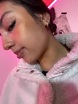 lauuraww online show from 26, 9, 2025