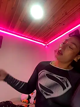 lauuraww online show from 2, 10, 2025