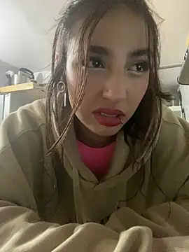 lauuraww online show from 5, 3, 2025