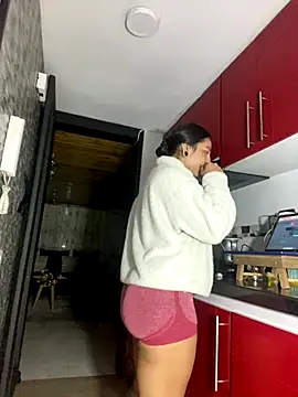 lauuraww online show from 14, 9, 2025