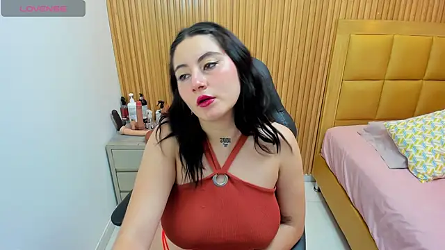 Snapshot of LOLAMAXI chatting on 4, 11, 2025 LOLAMAXI online show from 4, 11, 2025