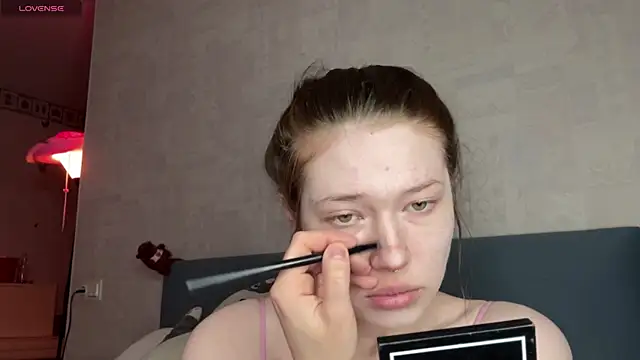 eva varnerr online show from 4, 4, 2026