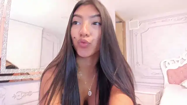 Daphne Fox  online show from 14, 3, 2025